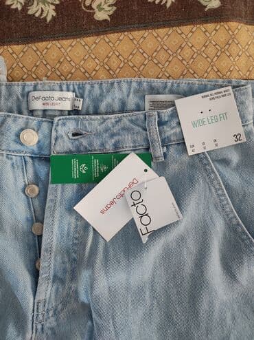 cins gödəkçə: • Təzədir • • Bakıda Defacto mağazasında qiyməti 70 manatdır. • — 3