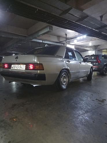 mercede c 250: Barter maraqldir - Kuzov: 4 qapılı sedan, gümüşü rəng - Mühərrik: ön — 3