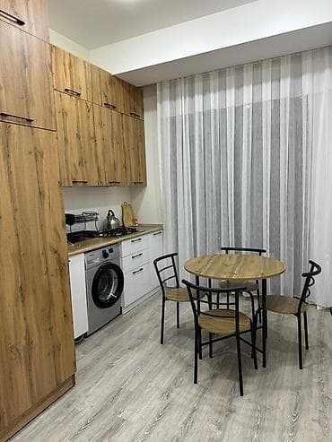 pirallahida ev satilir: 2otaq studio
Kiraye kominal daxil 800
Yeni temirli
Esyalar yenidi — 1