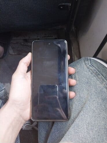 note 11 s: Smartfon - Ekran: Tam ekran ön panel, mərkəzdə “punch‑hole” ön — 2