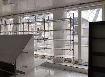 аренда бутиков: İcarəyə verilir – vitrinli obyekt/iş yeri Xüsusiyyətlər: - Geniş ön — 5