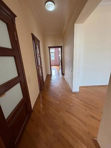 Mənzillər: İcarəyə verilir 3 otaqlı yeni tikili 135 m², İnşaatçılar m — 7