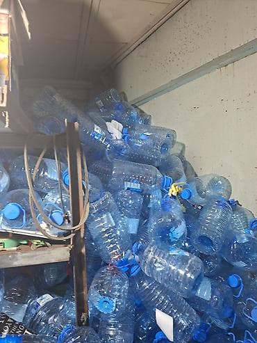 turşu: Toplu plastik bidonlar (5–10 litr həcmli) satılır. 5 litrlik 20 qəpik — 5
