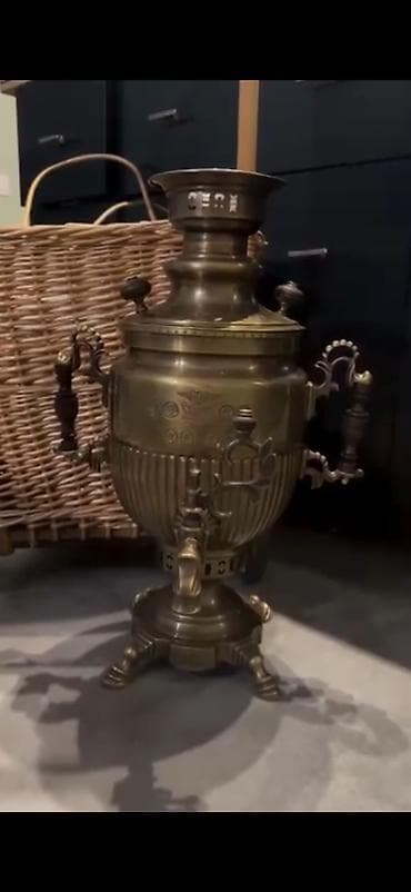 vaza qab: Antik pirinç samovar - Material: bürünc/pirinç ərintisi, qalın — 1