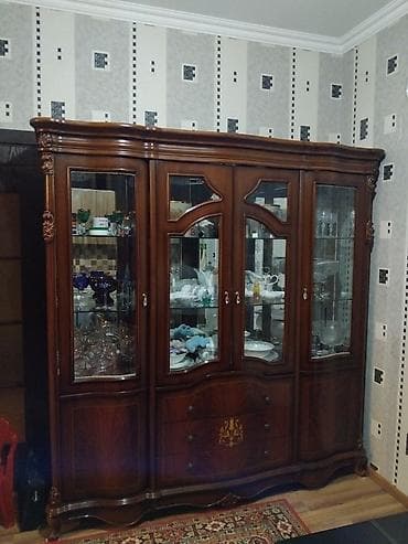 metbex mebeli membran: Klassik üslubda böyük vitrinalı bufet - Material: təbii ağac və MDF — 1
