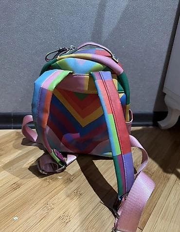 Maskalar, eynəklər: Rəngli mini bel çantası/rükzak - Dizayn: Çoxrəngli “V” naxışlı parça — 3