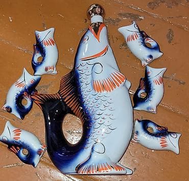 ağ baliq: Porcelan “Balıq” qrafin dəsti - Tərkib: 1 böyük balıq formasında — 1
