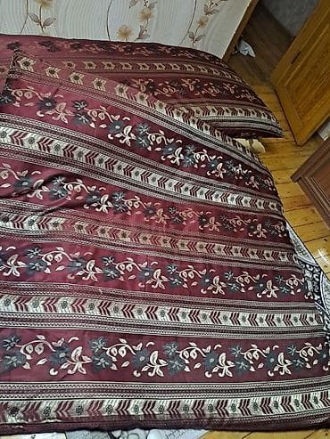 servant mebel: Taxt döşəyi 50 manat.Qalan tək döşəklər hərəsi 20 manatdır. Təbii — 2