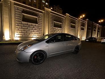 prius 20 kuza salon: Toyota Prius (2-ci nəsil) hibrid hetçbek - Gümüşü gövdə rəngi, qara — 3
