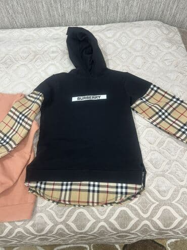 Tavalar: Uşaq üçün 2 ədəd sweatshirt dəsti. 1) Şaftalı rəngli sweatshirt: - Ön — 2