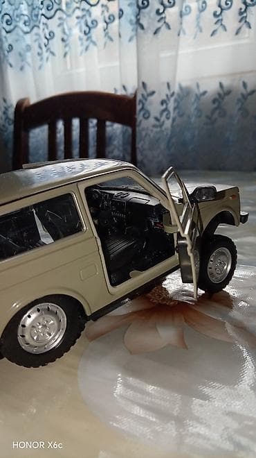 Model avtomobil – Lada Niva 1:24 - Miqyas: təxminən 1:24, Nömrə — 3