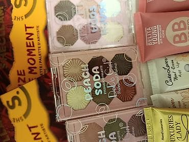Kosmetik dəst – göz makiyajı və dodaq üçün Məhsullar: - SHEGLAM — 4
