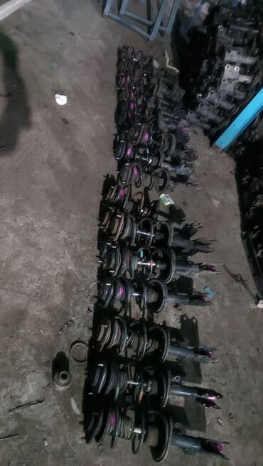 Amortizatorlar: Avtomobilin asqı sistemləri üçün nəzərdə tutulmuş müxtəlif dayaqlar — 6