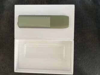 ziynət əşyaları: Iqos Iluma Şexsi istifade ucun alinib. Bir ildi alinib. Uzerinde — 1