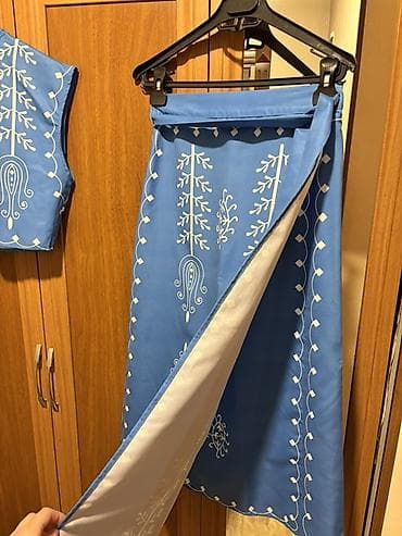 desd paltarlar: Milli naxışlı iki hissəli dəst - Rəng: göy, üzərində ağ ornamental — 4