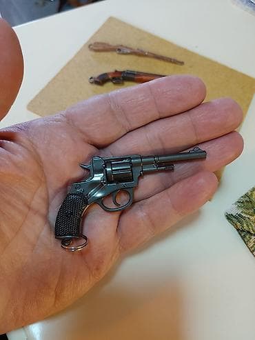 ad gunu dekoru: Fiqur, Metal, rəng - Qara — 1