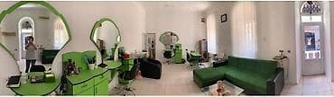 Şəhərin mərkəzində salon icarəyə verilir. Bərbər üçün 3 stul və