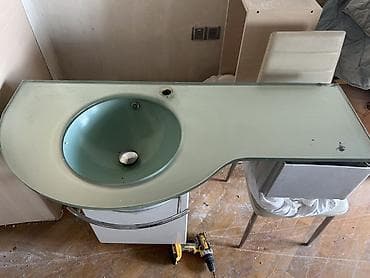 Hamam dolabları: Şüşə üstlü hamam lavabosu və dolablı konsol - Üst lövhə: mat — 2