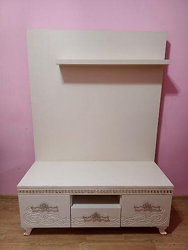 mebel materialı: Düz TV altlığı, Polkalı, Laminat — 1