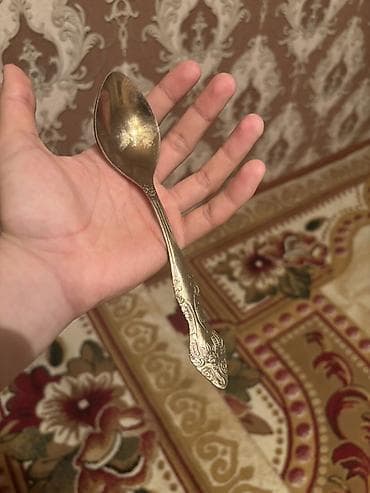 Столовые приборы: Köhnənin qaşığı çəngəli və balaca qaşığı hərəsindən 6 dənə heç vaxt — 4