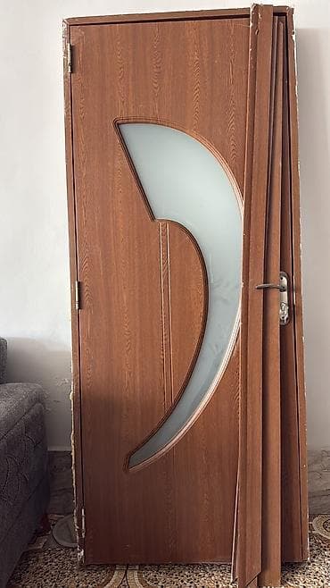 Çərçivəli Avropa qapısı 
90 × 2,05 ölçü
standart. Nil