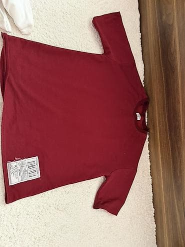 Bordo rəngli uniseks t‑şört - Rəng: dərin bordo - Dizayn: minimal — 1