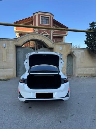 kohne guneşlide heyet evleri: Changan Qiyuan A05: 1.5 l | 2024 il 70750 km Sedan — 10