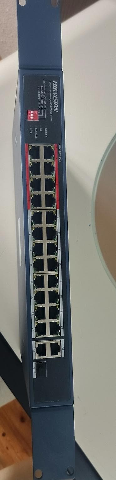 ucuz plansetler: 24 Port POE Switch Hikvision təzədir heç istifade olunmayıb — 3