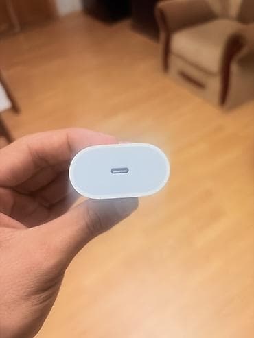 honor x3 pro: USB‑C divar şarj adaptoru - Giriş: 100–240V, 50/60Hz (EU tipli iki — 3