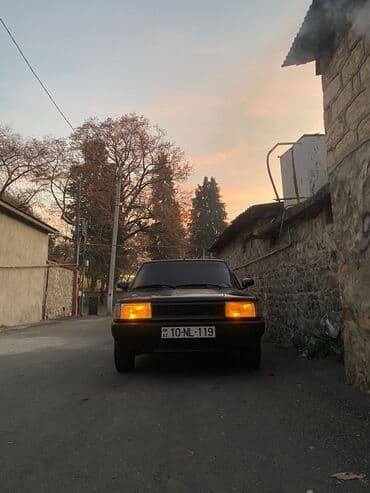 двигатель на гольф 3: Model: TOFAŞ ŞAHİN Kuzov: sedan, 4 qapı Rəng: qara Nömrə: 10-NL-119 — 1