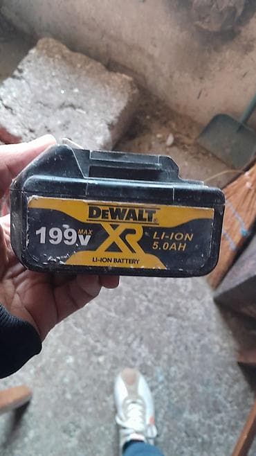 Qaynaq, svarka aparatları: DEWALT akkumuliyatorlu alətlər dəsti Tərkib: - DEWALT fırçasız — 5