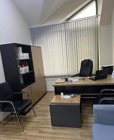 Ofis oturacaqları: Bu mebel 2 şkaf 1 ədəd yan şkaf 2 ədəd qonaq kreslo 1 ədəd müdir — 1