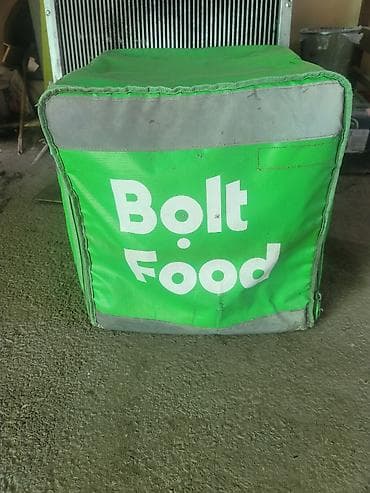 bolt sumka: Bolt food çantası, termo çanta satılır. Çiyinə taxılan qulpları yoxdu — 3