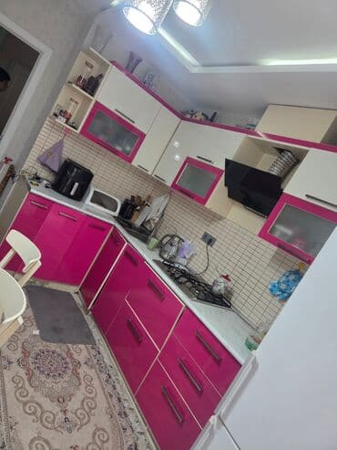 Mətbəx mebeli satılır 250₼. Yaxşı vəziyyətdədir. Üzərində qaz
