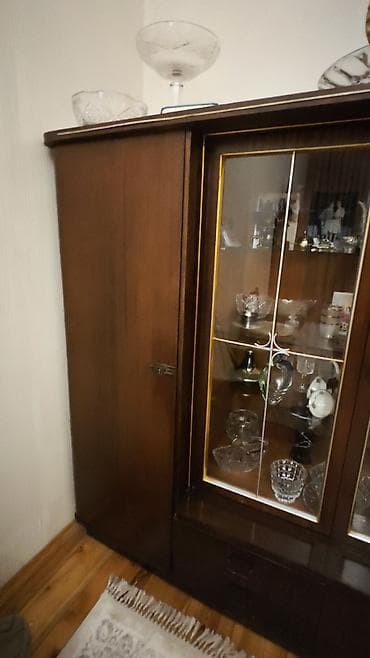 buffet: Klassik üslubda iri vitrinli bufet/dolab - Material: tünd qəhvəyi — 2