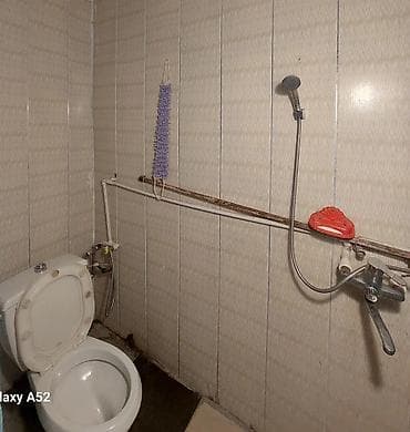 nəsimi rayon: 28 may 1 ci cixisinda Mola ve metroya 6 deq piyada yaxinliginda 2 — 3