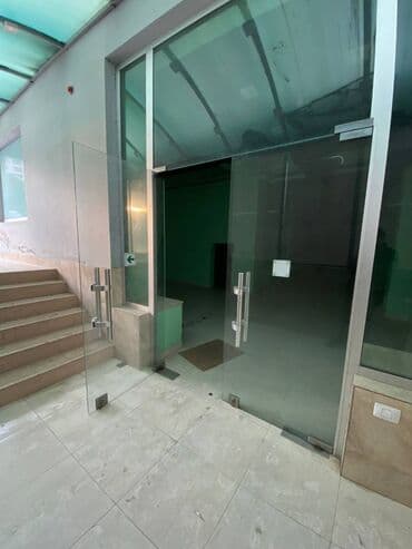 qarayev obyekt: Əhmədlidə ukraina meydanı tərəfdə yerləşən ümumi sahəsi 250 kv,m olan — 16