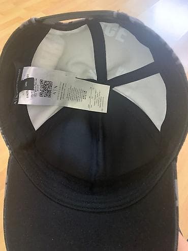 kirayə geyim: Emporio Armani ( Kepka ) Original 

2-3 defe taxilib — 2