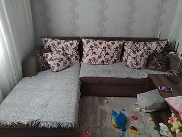 Künc divan dəsti yeni kimidir. Cox seliqeli baxilib. SEX MALI DEYIL