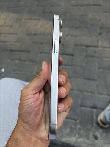 pc hisseleri: Məhsul: Smartfon (USB‑C girişli, metal korpuslu, yastı kənarlı dizayn) — 1
