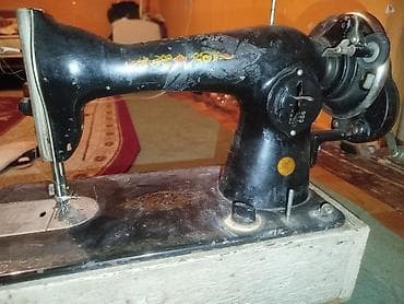 Mexanik tikiş maşını – klassik model - Korpus: tökmə metal, qara lak — 1