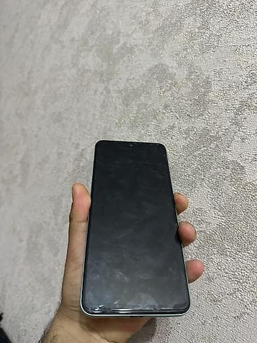 Telefonun ekranı dəyişilməlidi 40 manat xərci var. Başqa bez problem — 3