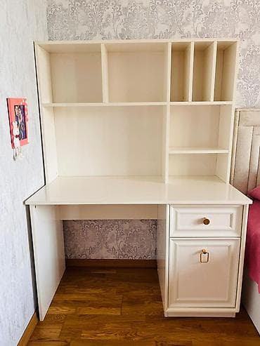 stul işlənmiş: Yazı masası,ağ boya mdf material və çox funksional yazı masası.Heç — 1