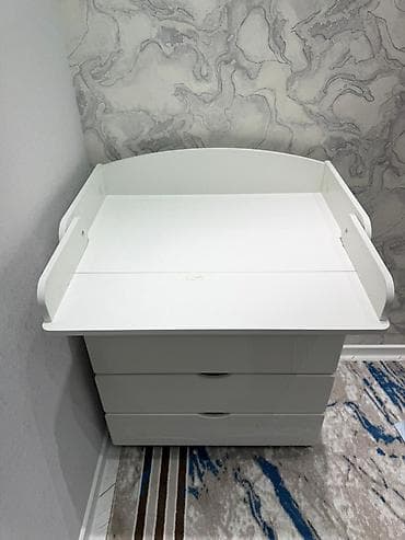 yeni il qapi bezeyi: Oğlan və qız üçün, Komod — 4