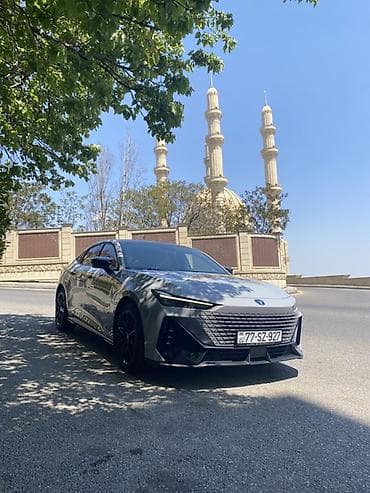 renault logan 2019: Changan Uni-V: 1.5 l | 2024 il 15400 km Sedan — 10