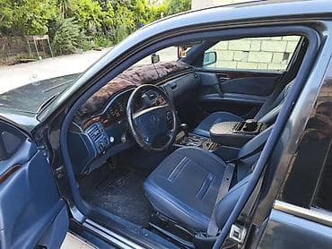 mercedes şessot: Mercedes-Benz E-Class: 2 l | 1996 il Sedan — 5