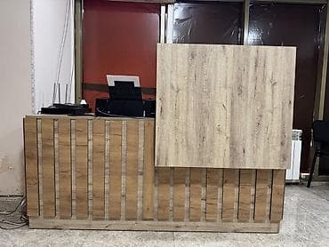 taxta ref: Resepsiyon/qarşılama stolu – taxta teksturalı, lamel dekorlu ön panel — 2