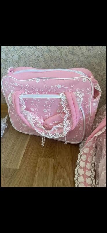 ag guller: Xestexana çıxışı belek, çanta, sebet. Tezedir. Ağ rəngdə körpə — 1