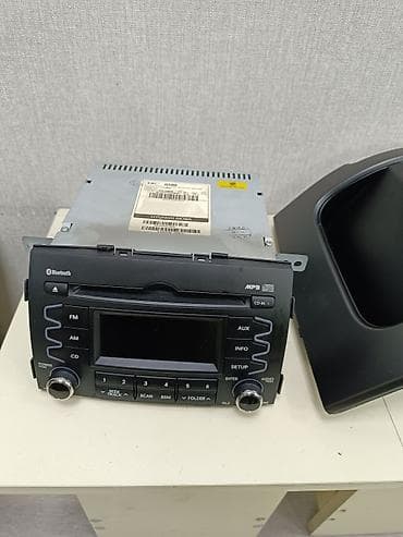 GPS naviqatorlar: Kiya sorentoya zavod maqnitafonu birde cercivesi2010-11-12 modellər — 1