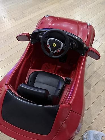 Uşaq elektrikli maşın – qırmızı Ferrari stili ride-on - Rəsmi Ferrari — 1